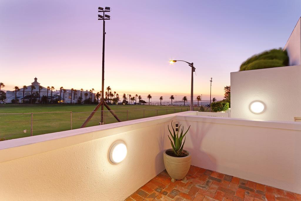 Camps Bay Beach Apartment เคปทาวน์ ภายนอก รูปภาพ