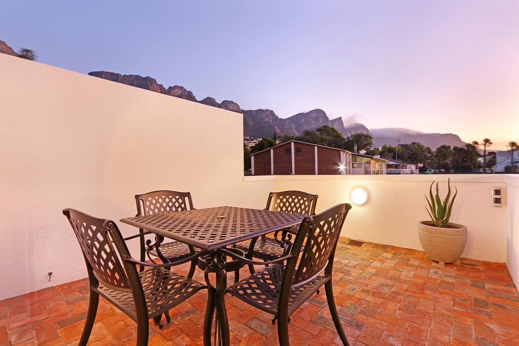 Camps Bay Beach Apartment เคปทาวน์ ภายนอก รูปภาพ