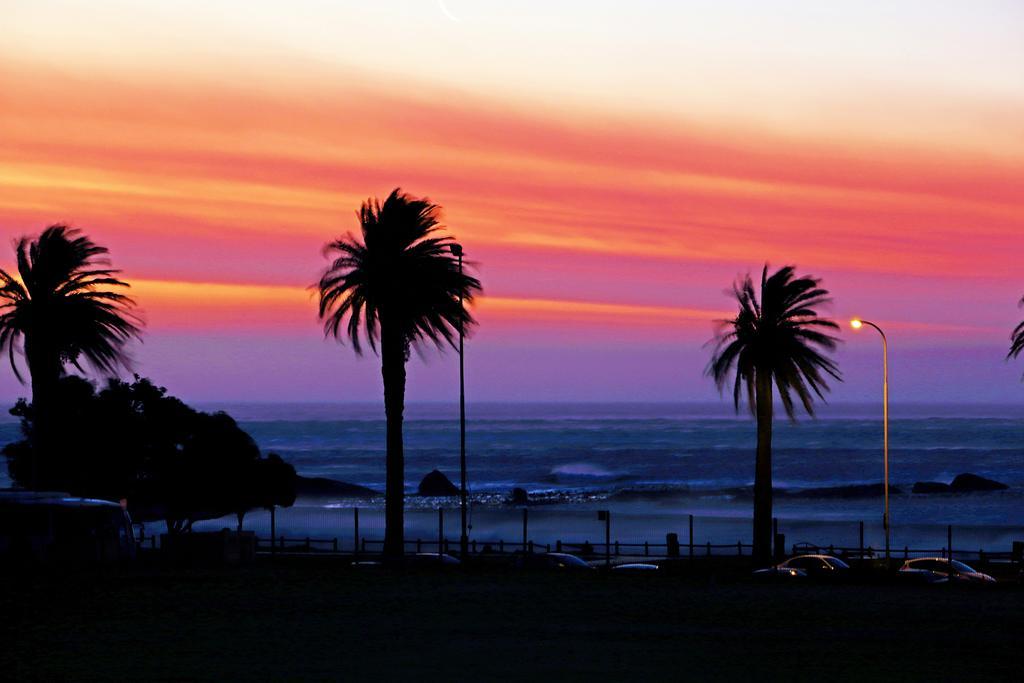 Camps Bay Beach Apartment เคปทาวน์ ภายนอก รูปภาพ