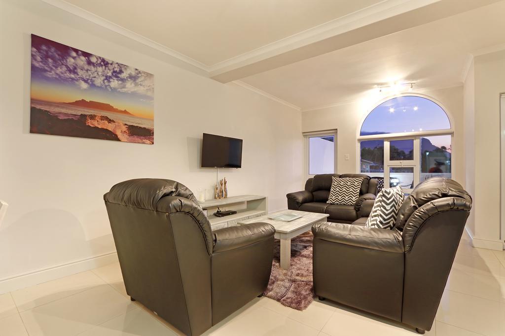 Camps Bay Beach Apartment เคปทาวน์ ภายนอก รูปภาพ