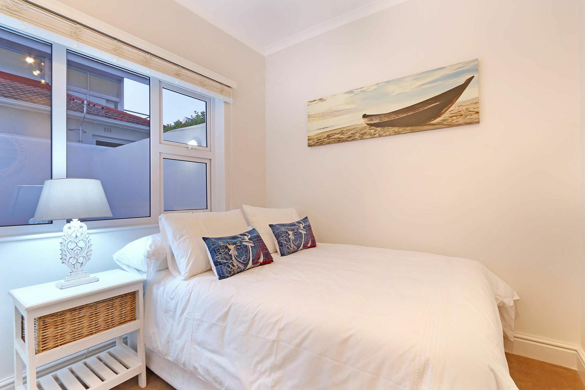 Camps Bay Beach Apartment เคปทาวน์ ภายนอก รูปภาพ