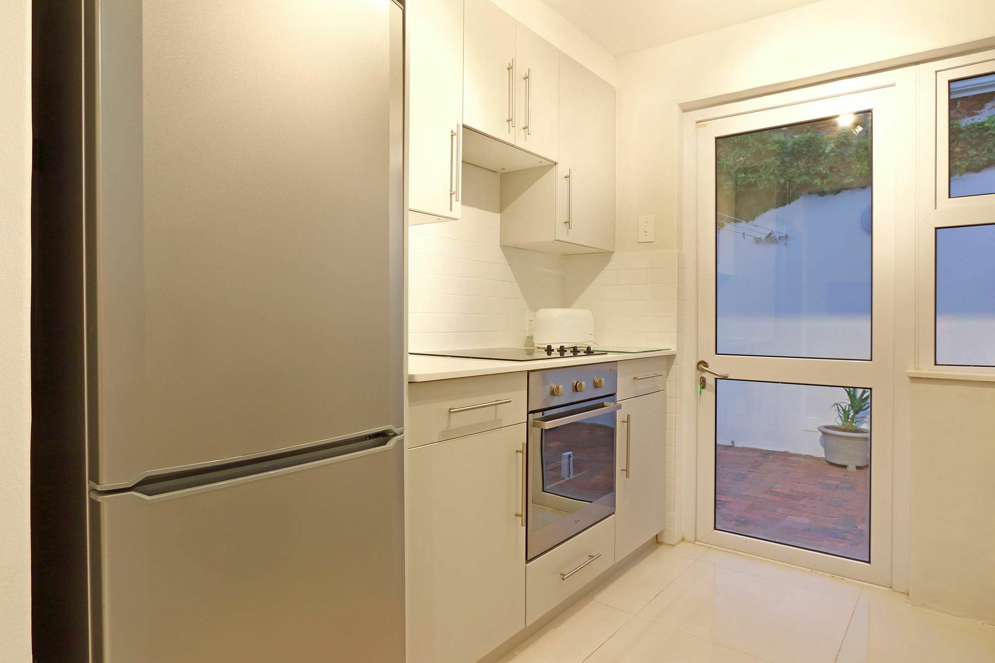 Camps Bay Beach Apartment เคปทาวน์ ภายนอก รูปภาพ